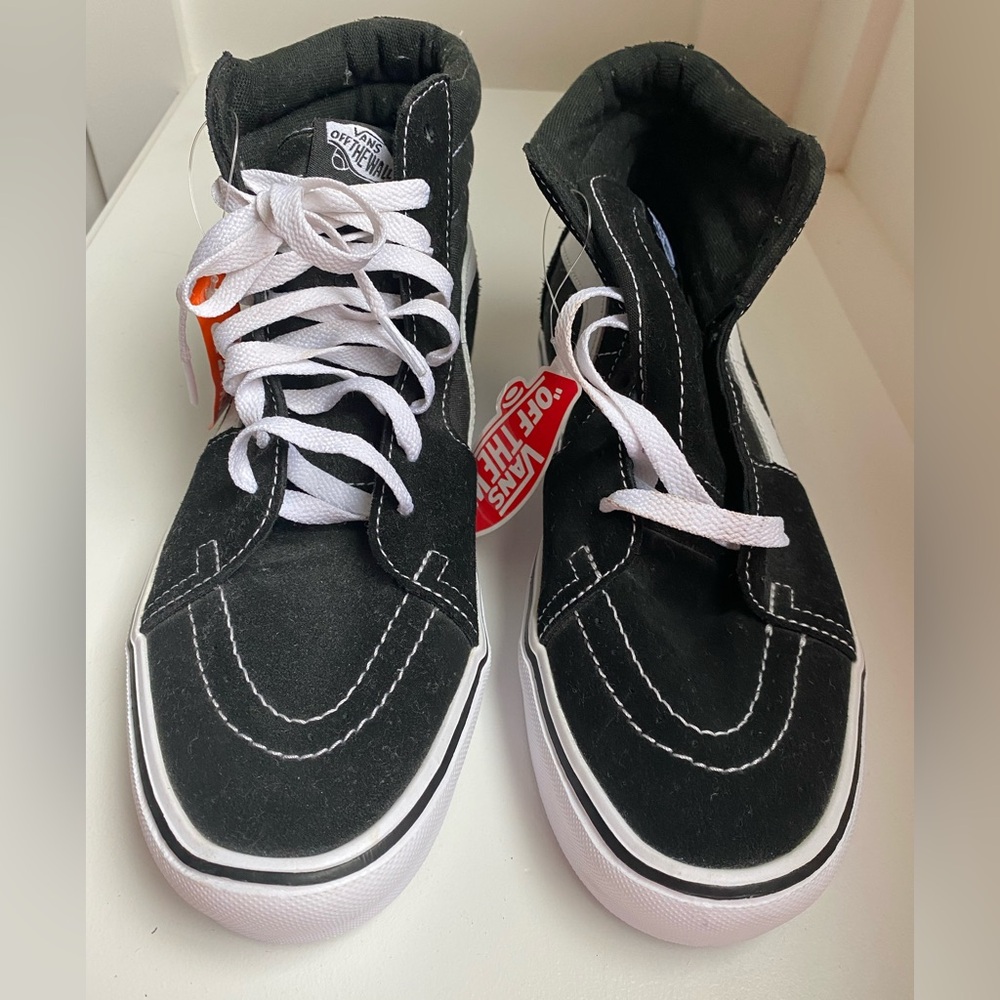 Vans Black High-Top Sneakers, NWT Men’s size 9, women’s size 10.5